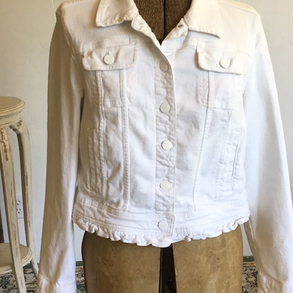 Elle, white denim jacket, size L. Like new.